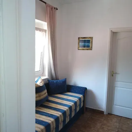Ferienwohnung Mit Pool Fur Maximal 6 Personen Direkt Am See, A1 *