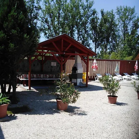 Ferienwohnung Mit Pool Fur Maximal 6 Personen Direkt Am See, A1 Διαμέρισμα Balatonmáriafürdő