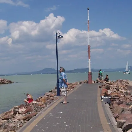 Ferienwohnung Mit Pool Fur Maximal 6 Personen Direkt Am See, A1 Διαμέρισμα Balatonmáriafürdő
