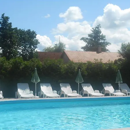 Ferienwohnung Mit Pool Fur Maximal 6 Personen Direkt Am See, A1 *